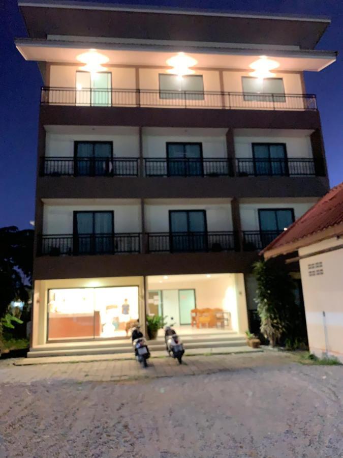 Dee Dee Mansion Airport Lejlighed Nai Yang-stranden Eksteriør billede